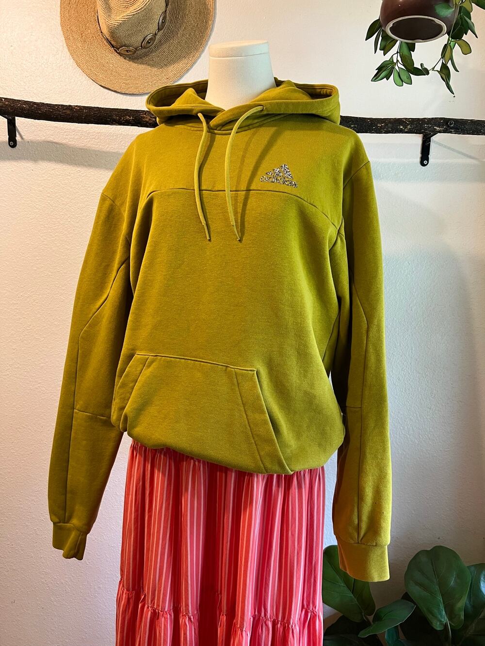 Adidas Chartreuse Yellow Hooded Pullover Black Camo Logo Sweatshirt Size Medium